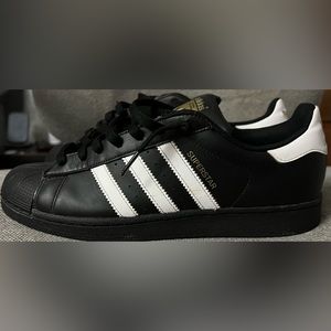 Used Black Addidas Superstar